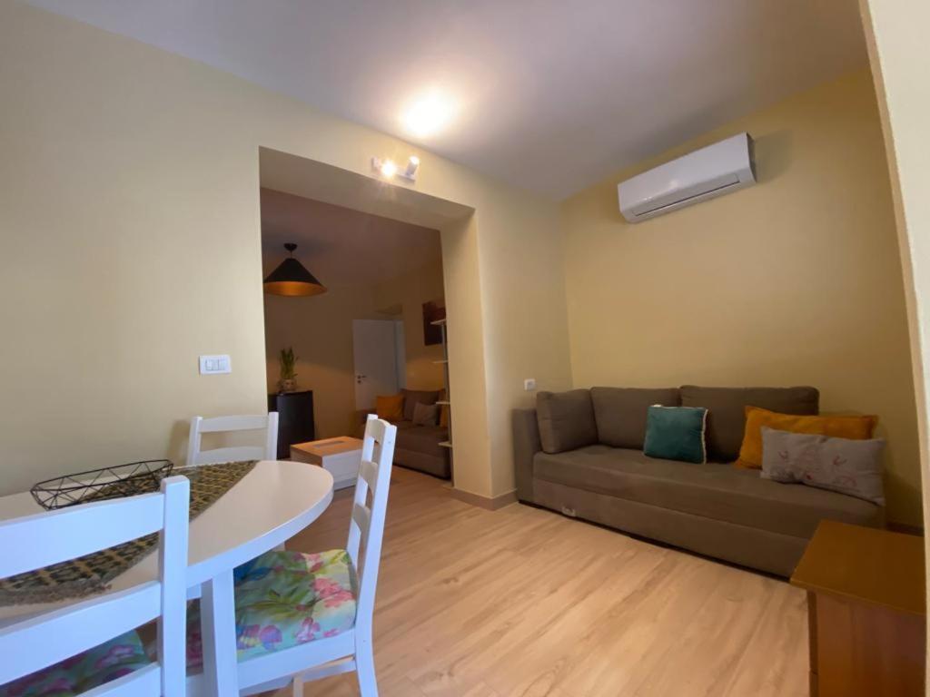 Saranda Beach Apartment מראה חיצוני תמונה